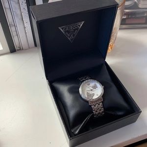 NEW guess watch